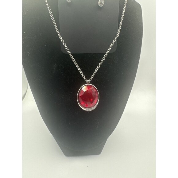 Red Crystal Pendant Necklace and Earrings Set Silver Tone Chain - Picture 2 of 4